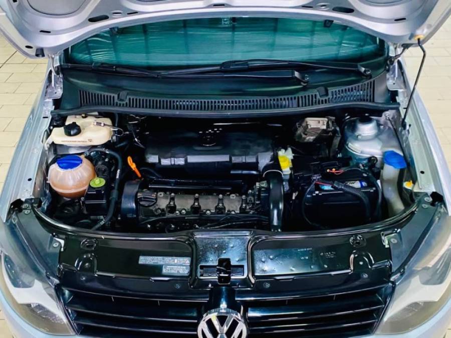 VOLKSWAGEN - FOX - 2011/2011 - Prata - R$ 28.990,00