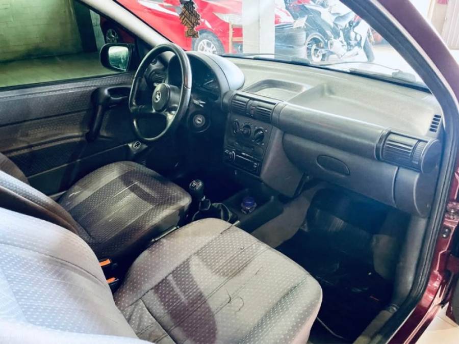 CHEVROLET - CORSA - 1996/1997 - Vermelha - R$ 12.990,00