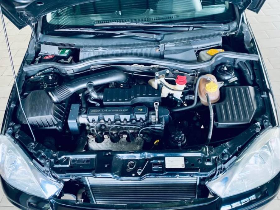 CHEVROLET - CORSA - 2010/2011 - Preta - R$ 28.990,00