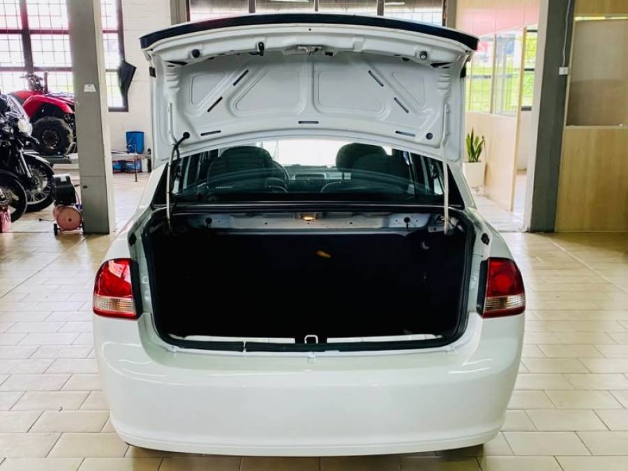 CHEVROLET - CLASSIC - 2015/2016 - Branca - R$ 29.990,00