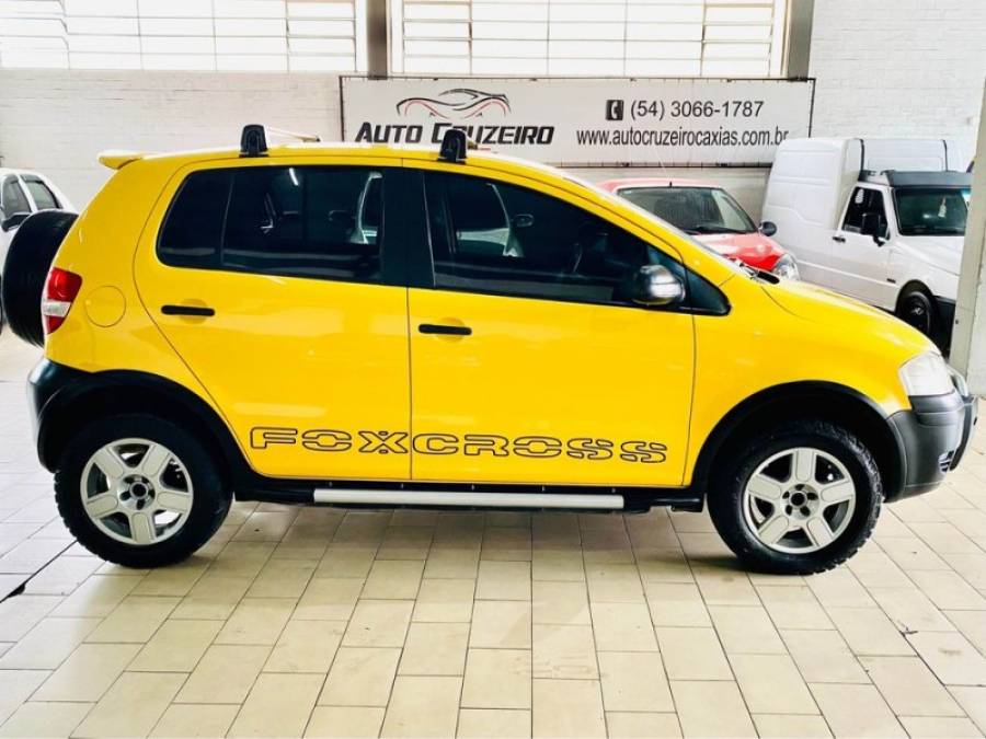 VOLKSWAGEN - CROSSFOX - 2006/2006 - Amarela - R$ 29.990,00