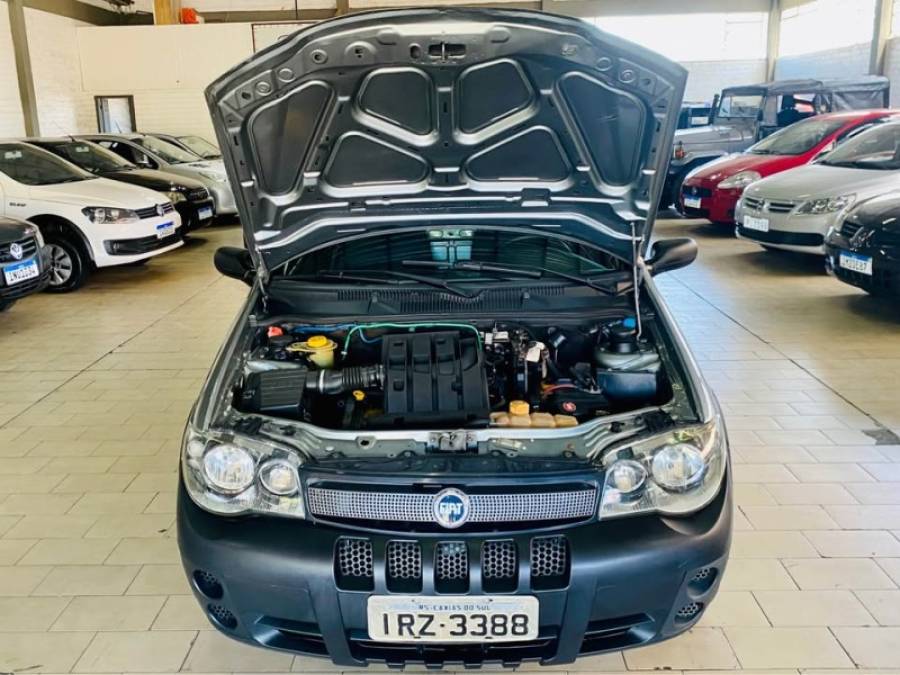 FIAT - STRADA - 2008/2008 - Cinza - R$ 32.990,00