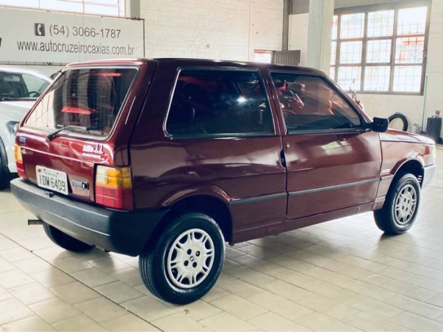 FIAT - UNO - 1995/1996 - Vinho - R$ 10.990,00