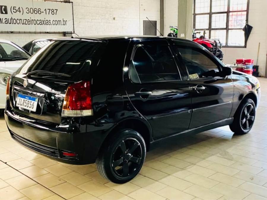 FIAT - PALIO - 2004/2004 - Preta - R$ 20.990,00