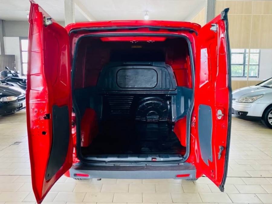 FIAT - FIORINO - 2014/2014 - Vermelha - R$ 48.990,00