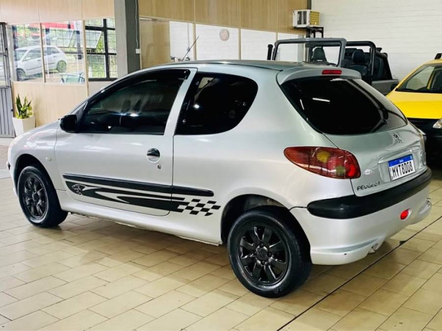 PEUGEOT - 206 - 2005/2006 - Prata - R$ 11.990,00