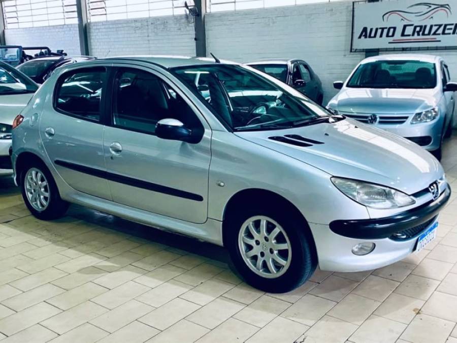PEUGEOT - 206 - 2005/2006 - Prata - R$ 12.990,00
