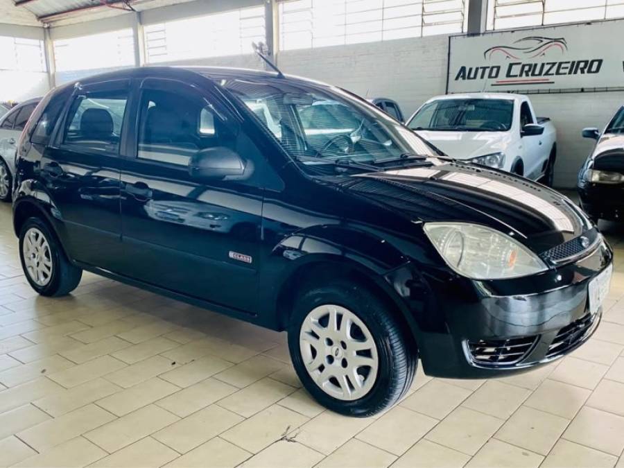 FORD - FIESTA - 2004/2004 - Preta - R$ 18.990,00