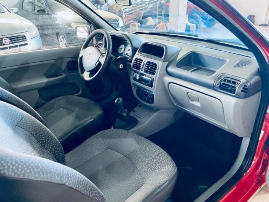 RENAULT - CLIO - 2009/2010 - Vermelha - R$ 18.990,00