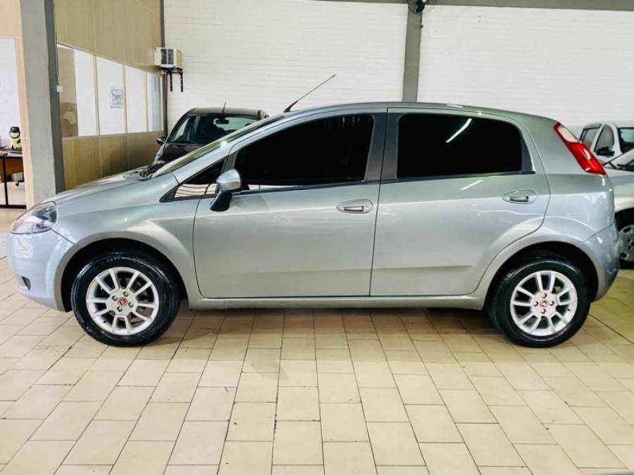 FIAT - PUNTO - 2007/2008 - Cinza - R$ 28.990,00