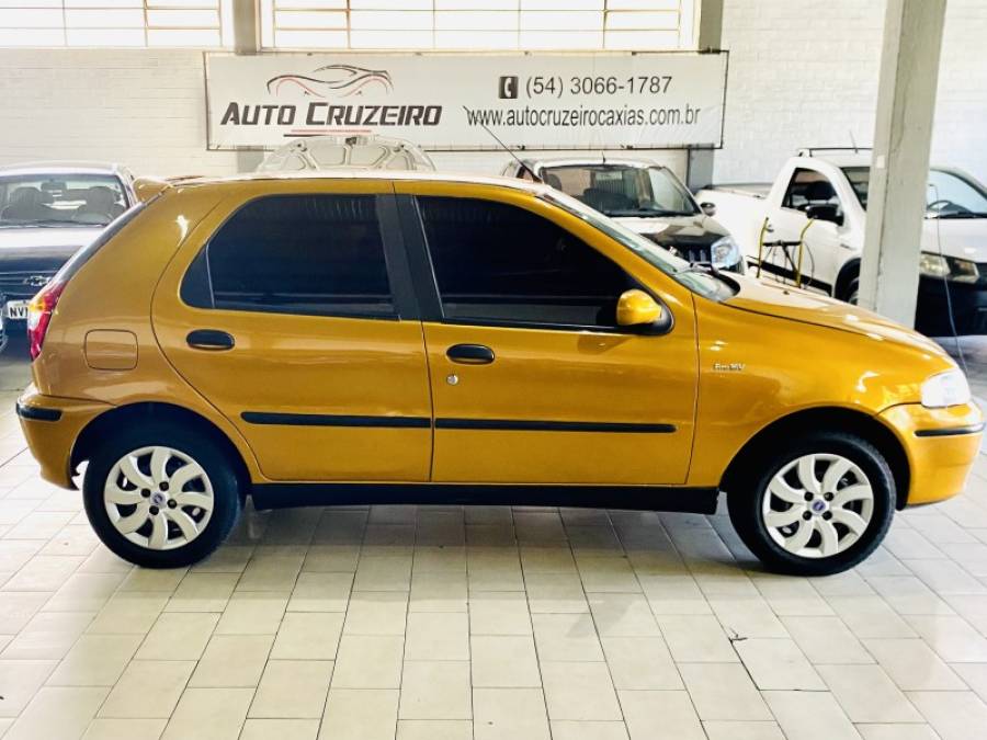 FIAT - PALIO - 2001/2001 - Dourada - R$ 15.990,00