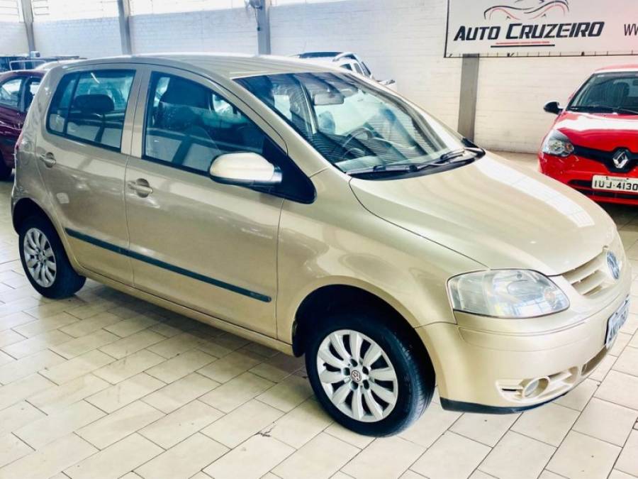 VOLKSWAGEN - FOX - 2005/2005 - Dourada - R$ 20.990,00