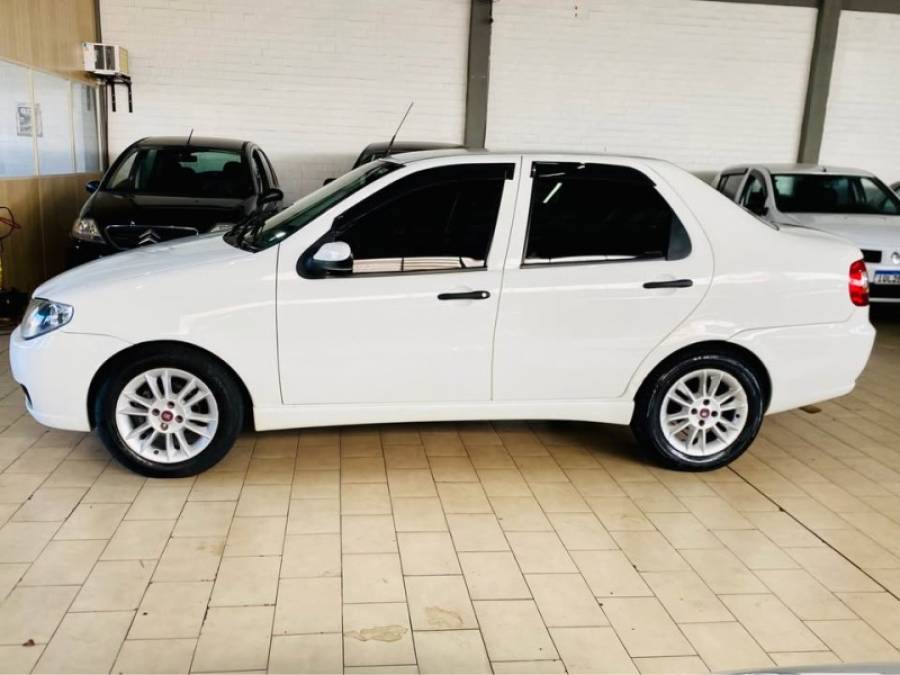 FIAT - SIENA - 2011/2010 - Branca - R$ 23.990,00