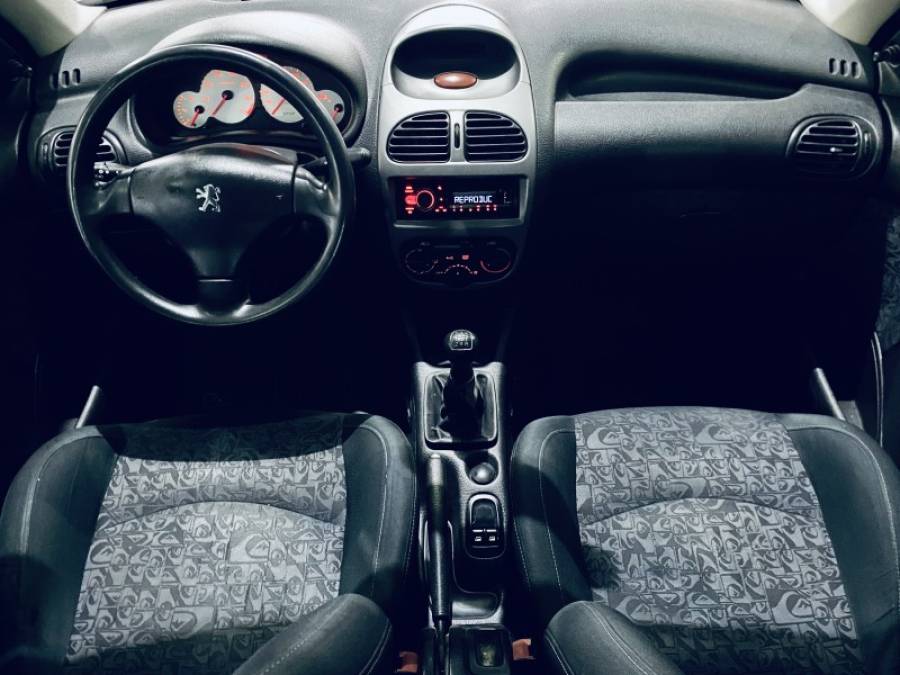PEUGEOT - 206 - 2002/2002 - Prata - R$ 10.990,00