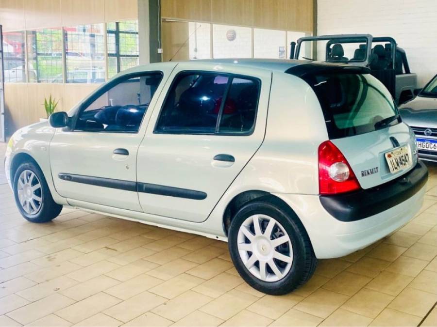 RENAULT - CLIO - 2004/2004 - Prata - R$ 17.500,00