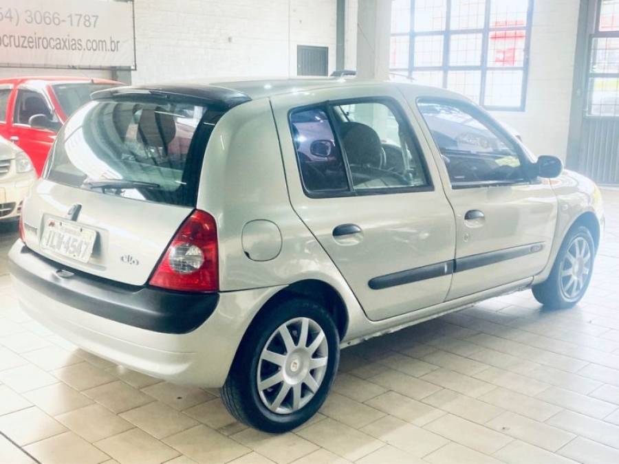 RENAULT - CLIO - 2004/2004 - Prata - R$ 17.500,00