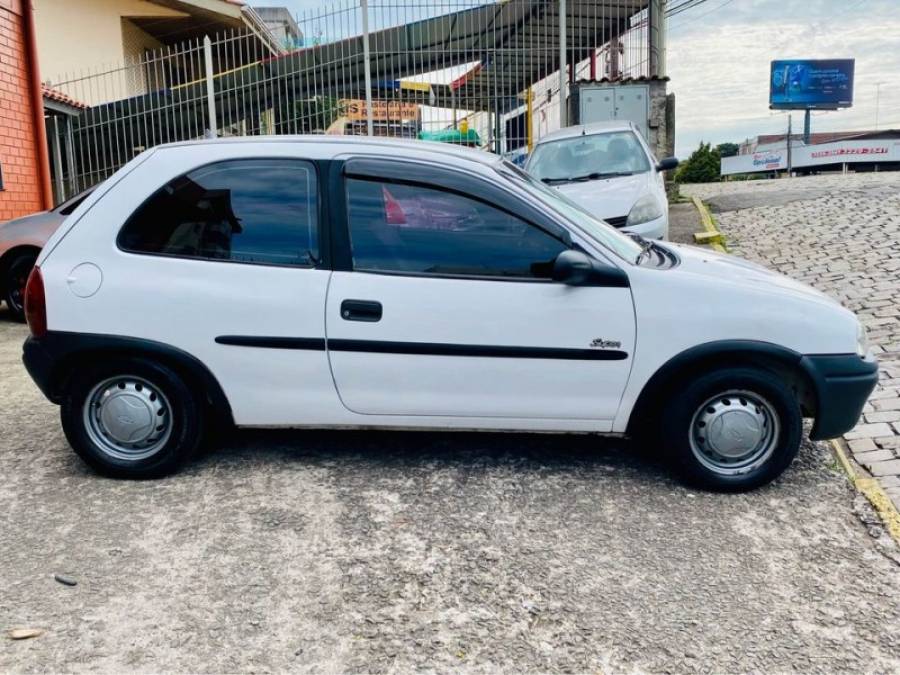 CHEVROLET - CORSA - 1997/1997 - Branca - R$ 10.990,00