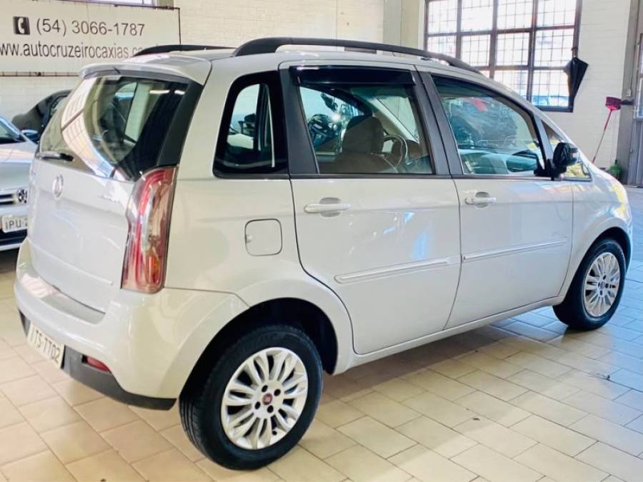 FIAT - IDEA - 2012/2013 - Prata - R$ 35.990,00