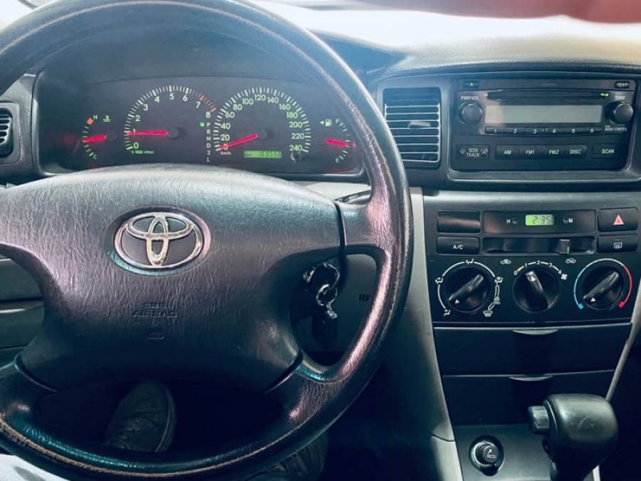 TOYOTA - COROLLA - 2004/2005 - Bege - R$ 35.990,00