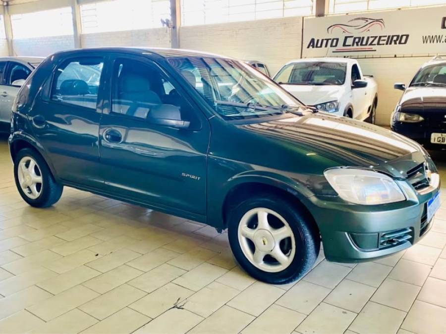 CHEVROLET - CELTA - 2009/2010 - Verde - R$ 18.990,00