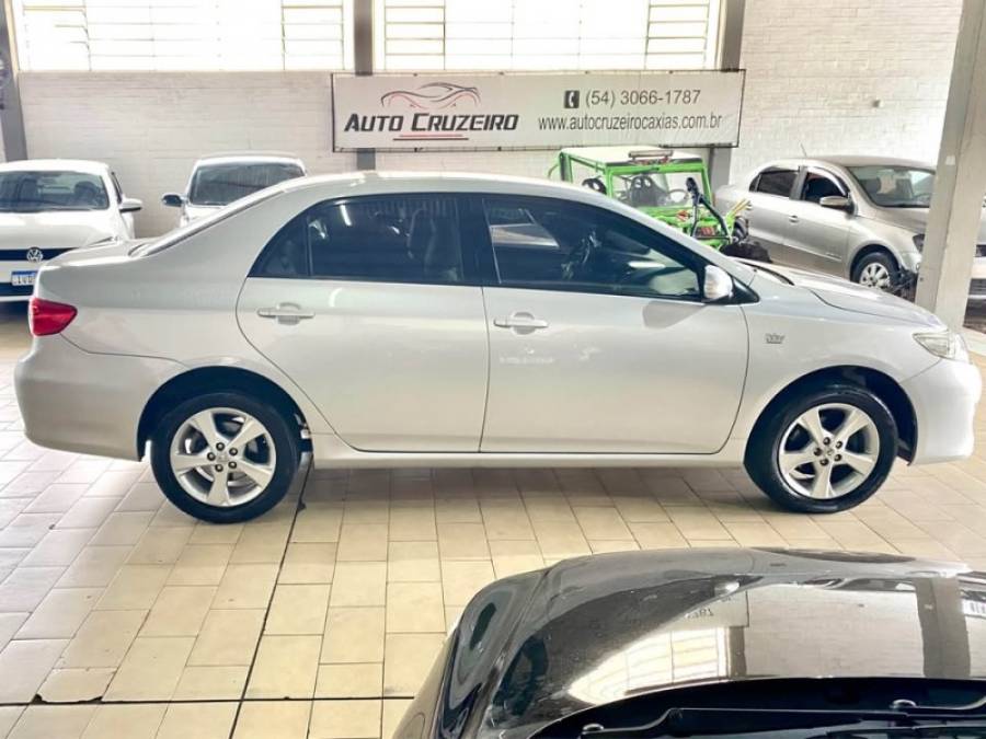 TOYOTA - COROLLA - 2014/2014 - Prata - R$ 71.990,00