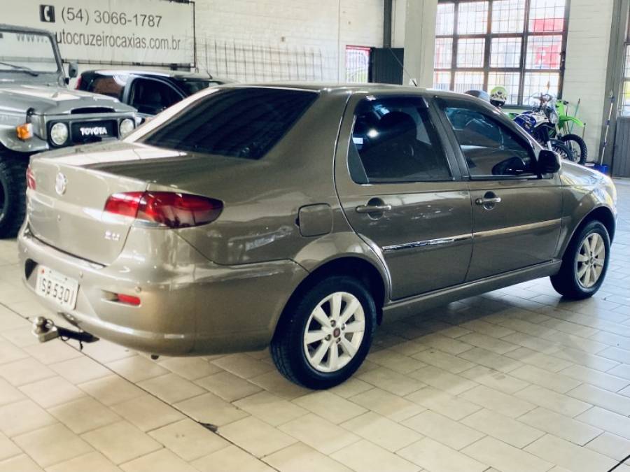 FIAT - SIENA - 2011/2012 - Cinza - R$ 32.990,00