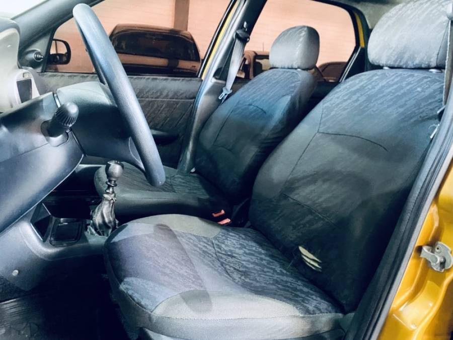 FIAT - PALIO - 2001/2001 - Dourada - R$ 15.990,00
