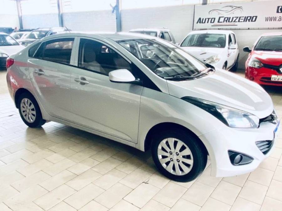 HYUNDAI - HB20S - 2014/2015 - Prata - R$ 46.990,00