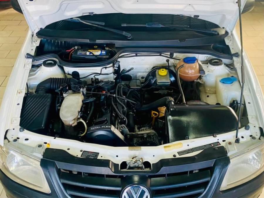 VOLKSWAGEN - SAVEIRO - 2005/2006 - Branca - R$ 25.990,00