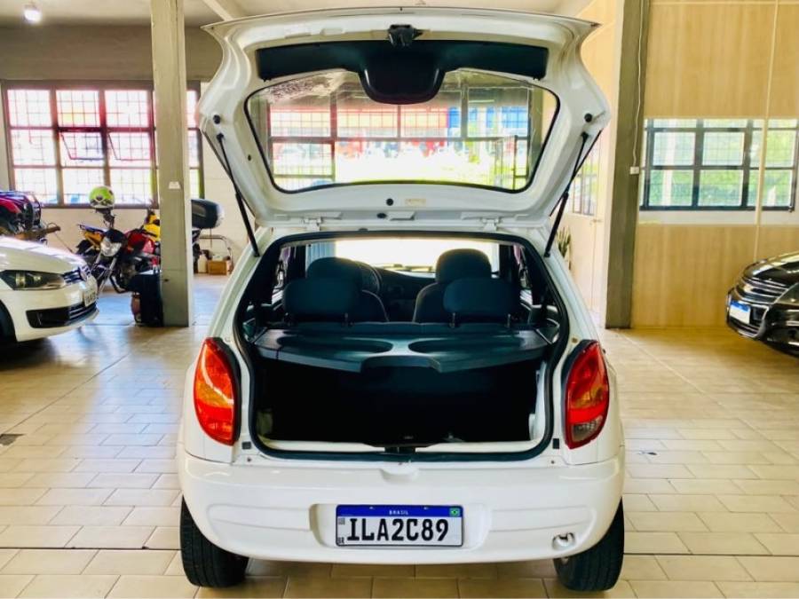 CHEVROLET - CELTA - 2002/2003 - Branca - R$ 12.990,00