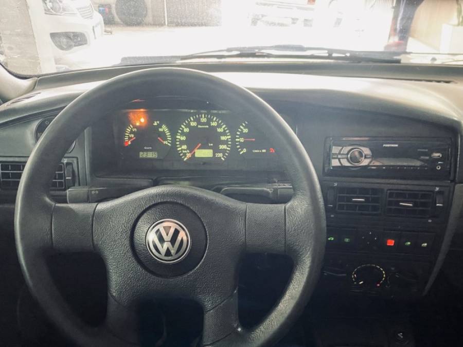 VOLKSWAGEN - SANTANA - 2003/2003 - Prata - R$ 15.990,00