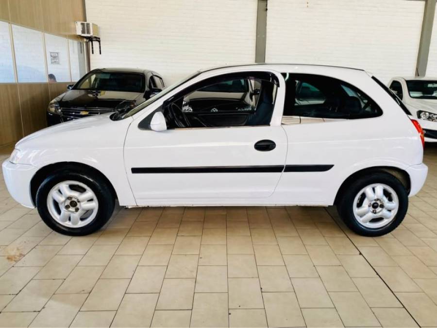 CHEVROLET - CELTA - 2002/2003 - Branca - R$ 12.990,00