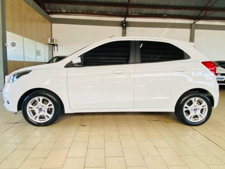 FORD - KA - 2015/2016 - Branca - R$ 39.990,00