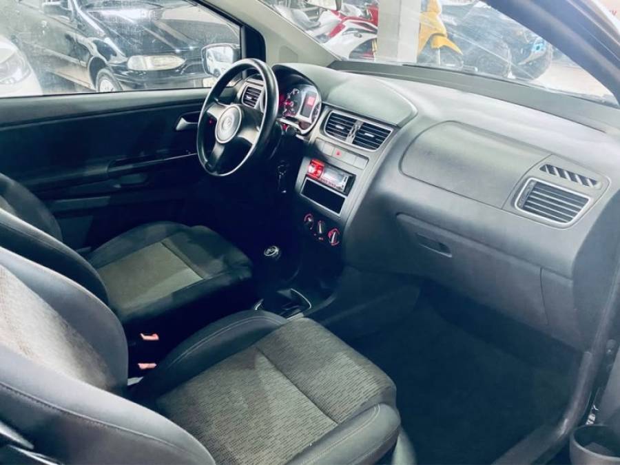 VOLKSWAGEN - FOX - 2013/2013 - Preta - R$ 32.990,00