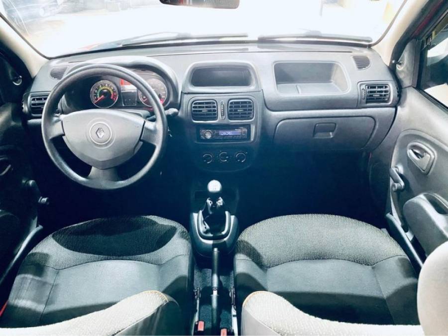 RENAULT - CLIO - 2014/2014 - Vermelha - R$ 27.990,00