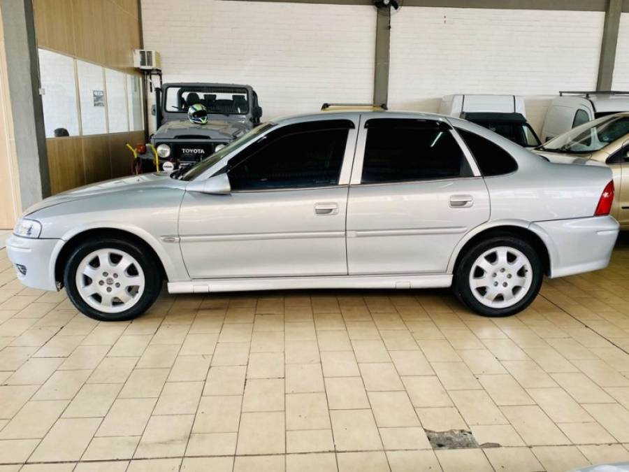 CHEVROLET - VECTRA - 2003/2003 - Prata - R$ 28.990,00