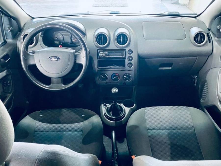 FORD - FIESTA - 2005/2005 - Branca - R$ 18.990,00