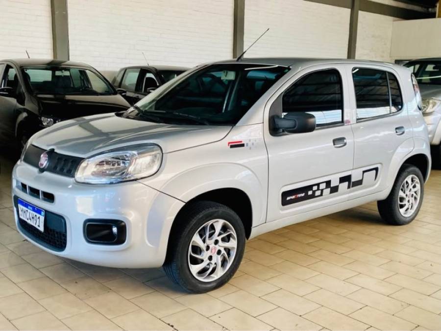 FIAT - UNO - 2014/2015 - Prata - R$ 35.990,00