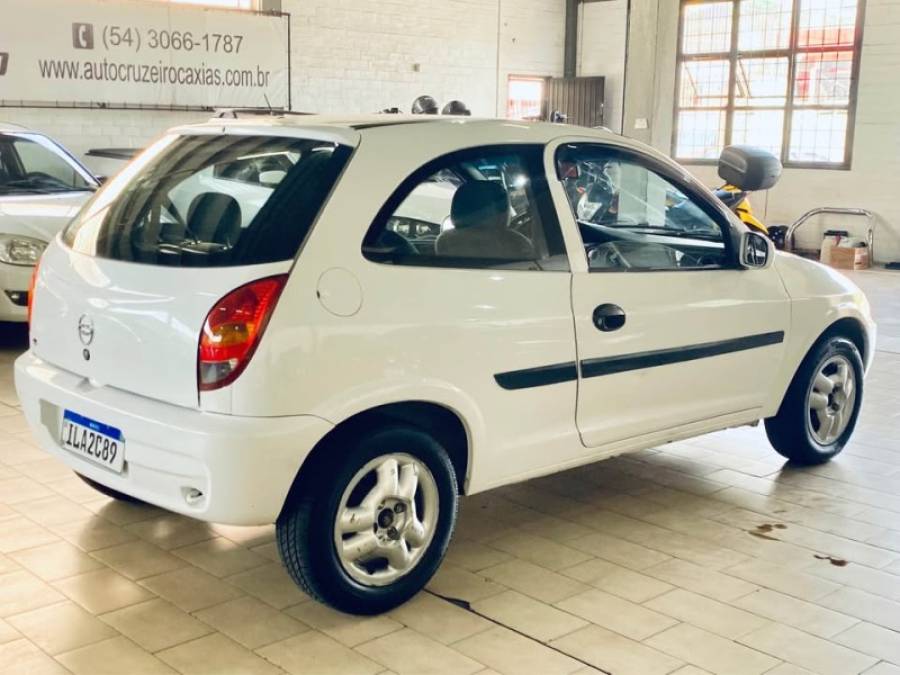 CHEVROLET - CELTA - 2002/2003 - Branca - R$ 12.990,00