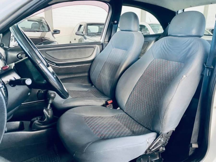 CHEVROLET - CELTA - 2002/2003 - Branca - R$ 12.990,00