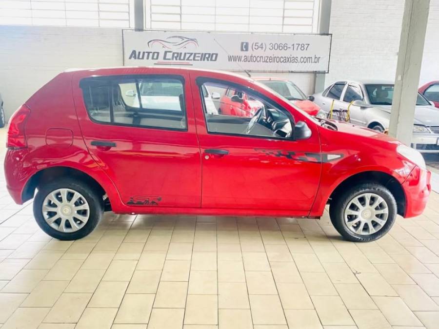 RENAULT - SANDERO - 2011/2012 - Vermelha - R$ 24.990,00