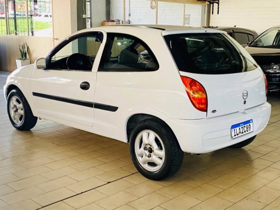 CHEVROLET - CELTA - 2002/2003 - Branca - R$ 12.990,00