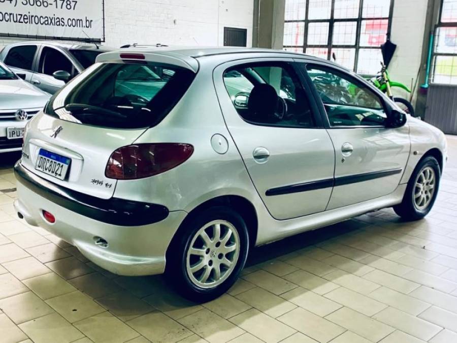 PEUGEOT - 206 - 2005/2006 - Prata - R$ 12.990,00