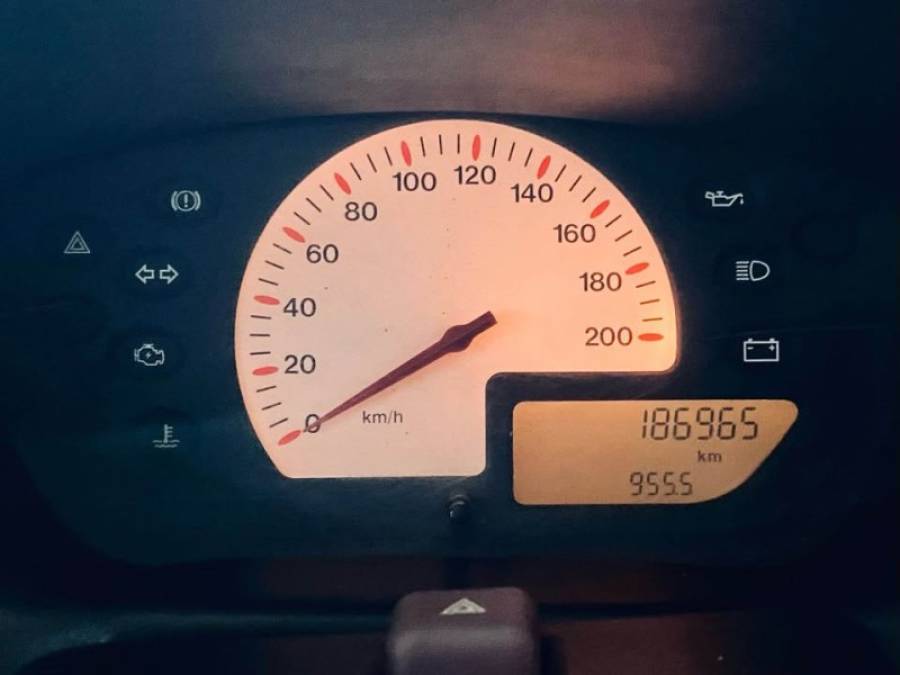 CHEVROLET - CELTA - 2001/2001 - Prata - R$ 13.990,00