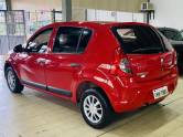 RENAULT - SANDERO - 2010/2011 - Vermelha - R$ 27.990,00