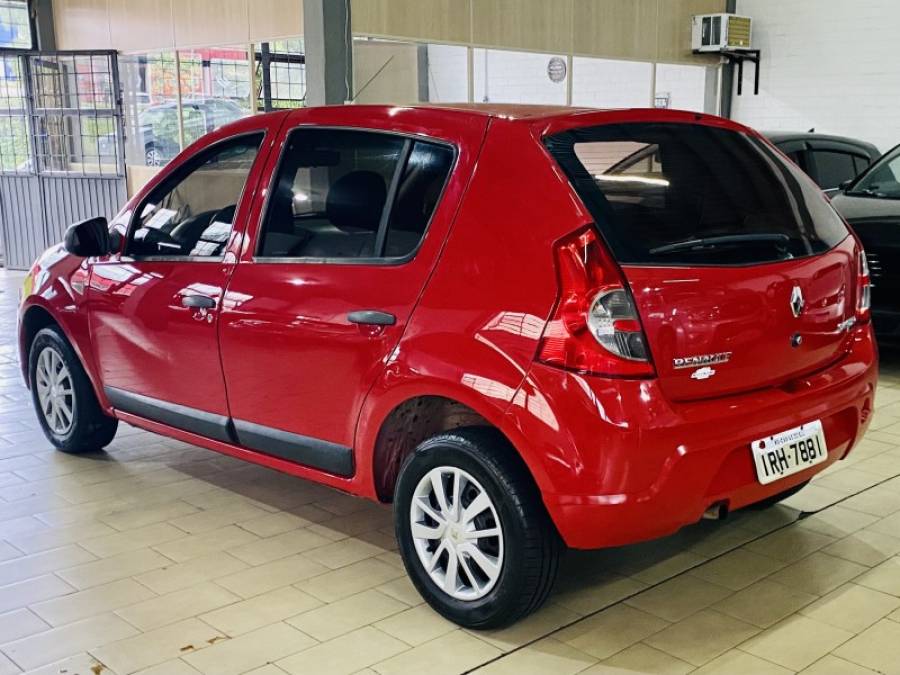 RENAULT - SANDERO - 2010/2011 - Vermelha - R$ 27.990,00