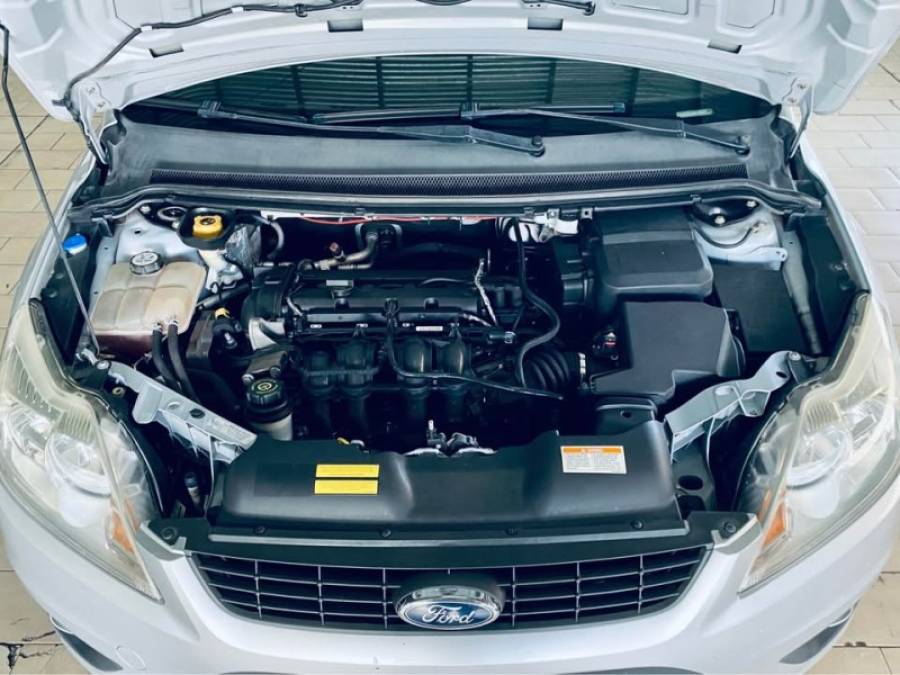 FORD - FOCUS - 2013/2013 - Prata - R$ 41.990,00